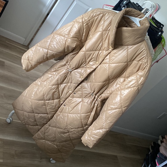 Lightweight Puffer coat 🧥 - Picture 1 of 7